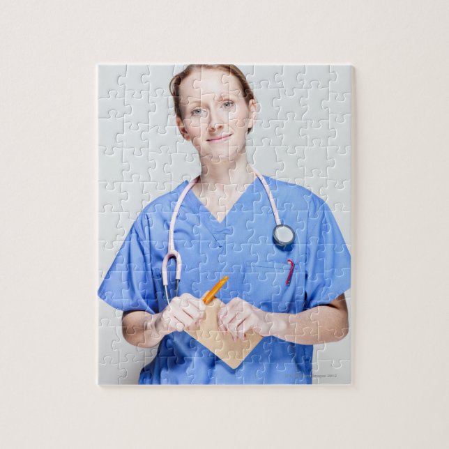Kvinnlig Doktor i Scrubs Pussel (Vertikal)