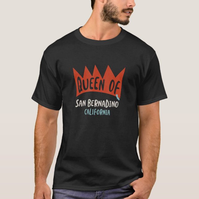 Kvinnlig drottning av San Bernadino California Gir T Shirt (Framsida)