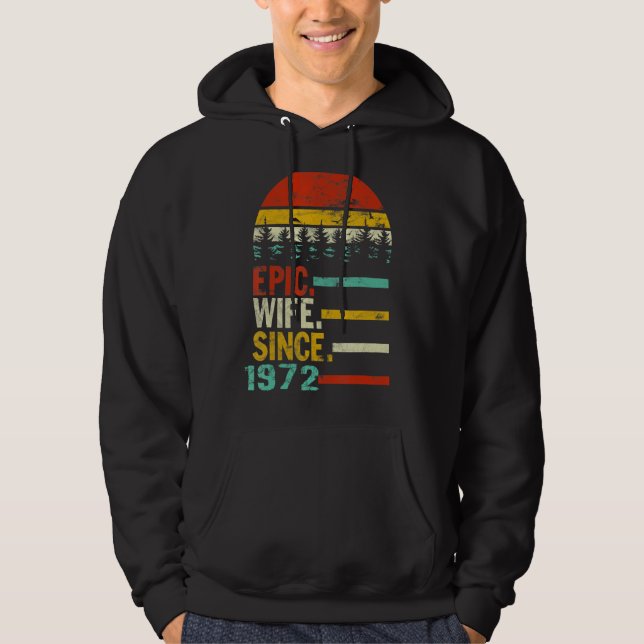 Kvinnlig Epic-fru sedan 1972 Hoodie (Framsida)