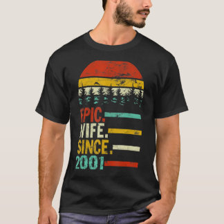 Kvinnlig Epic-fru sedan 2001 T Shirt