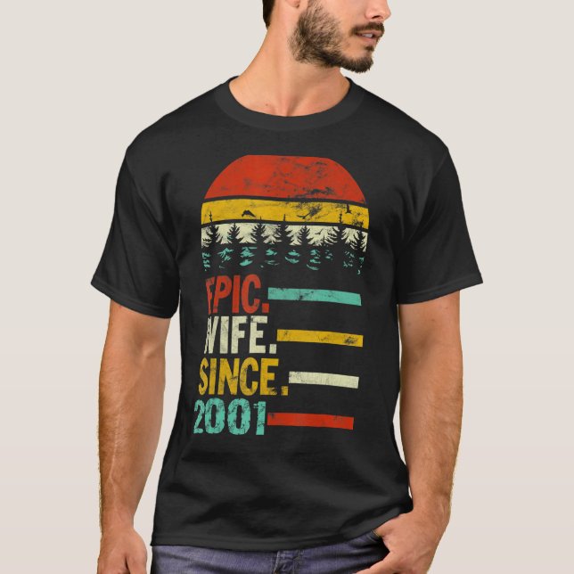 Kvinnlig Epic-fru sedan 2001 T Shirt (Framsida)