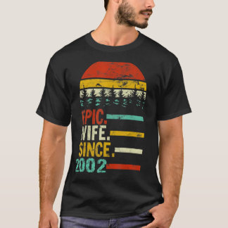 Kvinnlig Epic-fru sedan 2002 T Shirt