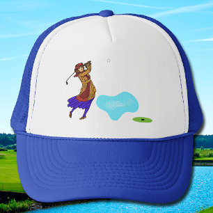 Kvinnlig Golfer som kör över Vatten Keps