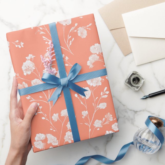 Kvinnlig korallblomning vit blommig mönster presentpapper (Gifting)