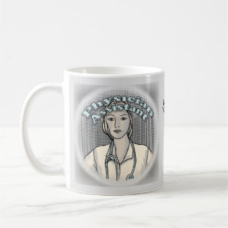 Kvinnlig läkarassistent kaffemugg