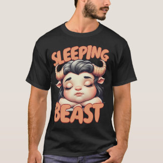 Kvinnlig Minotaur som sover med överdrivna drag T Shirt