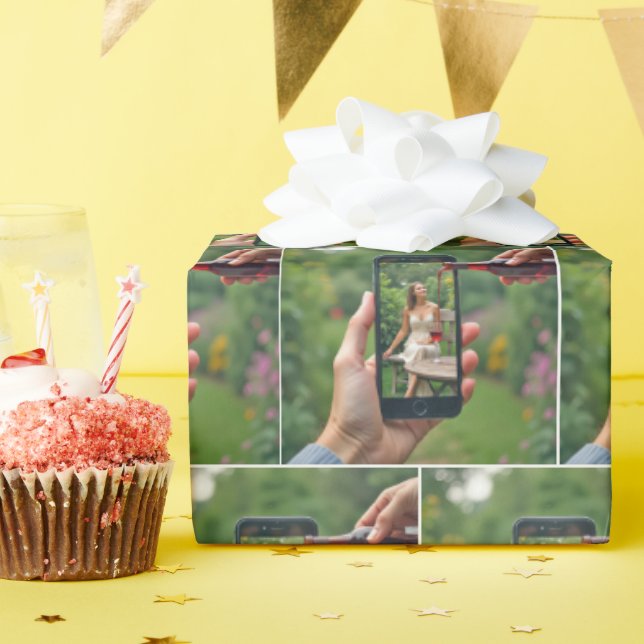 Kvinnlig mobilanvändare med spilld vin presentpapper (Födelsedagsfest)