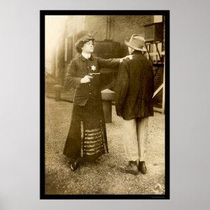 Kvinnlig polis skapar en gripande 1909 poster