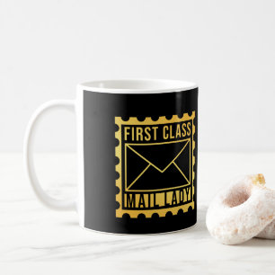 Kvinnlig postarbetare, förstaklasspost Dam Frimä Kaffemugg