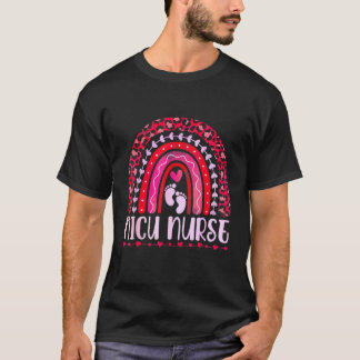 Kvinnlig sjuksköterska Leopard Regnbåge   Nicu Sju T Shirt