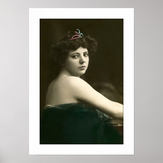 kvinnlig tiara-nätklänning poster (Framsidan)
