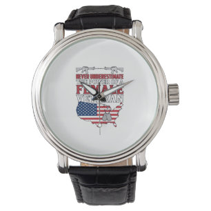 Kvinnlig veteran makt patriotisk vintage skjorta d armbandsur