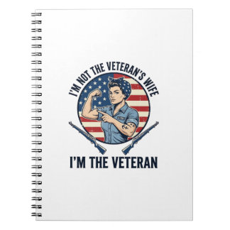 Kvinnlig Veteran Patriotisk Vintage Gravyr T-Shirt Anteckningsbok