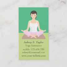 Kvinnlig Yogainstruktör för avslappnande grön