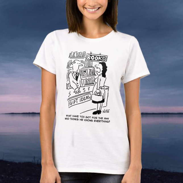 Kvinnliga frågor vid en bokhandel t shirt (Skapare uppladdad)