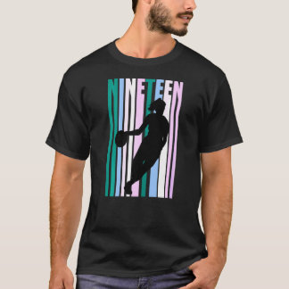 Kvinnliga kvinnor 19:e basket födelsedag Retro 19  T Shirt