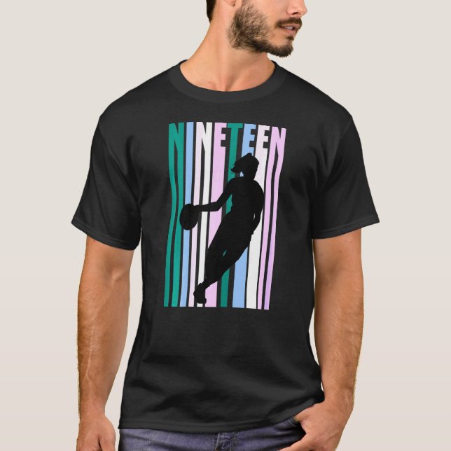 Kvinnliga kvinnor 19:e basket födelsedag Retro 19  T Shirt (Framsida)
