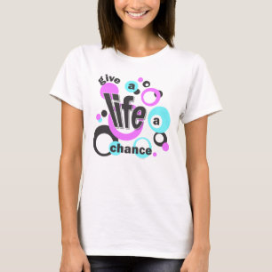 Kvinnliga skjortor med en bubblig design. t shirt