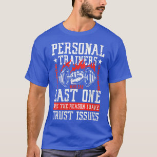 Kvinnliga tränare som säger en gym pow t shirt