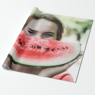Kvinnoanläggning i segmenterad vattenmelon presentpapper