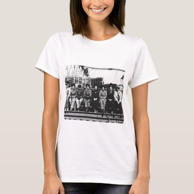 Kvinnogrupp under Världskrig två T-shirt (Framsida)