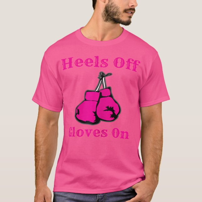 Kvinnor avger handskar på Boxing Shirt Gift för B T (Framsida)