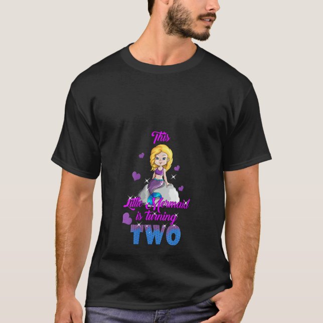 Kvinnor Den här lilla Sjöjungfrun håller på att bl T Shirt (Framsida)