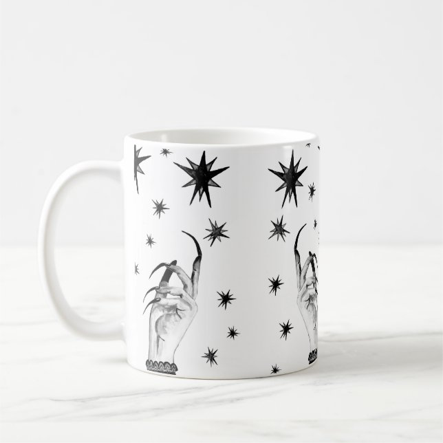 Kvinnor häxa bakgrunden med stjärnor, häxa händer  kaffemugg (Vänster)