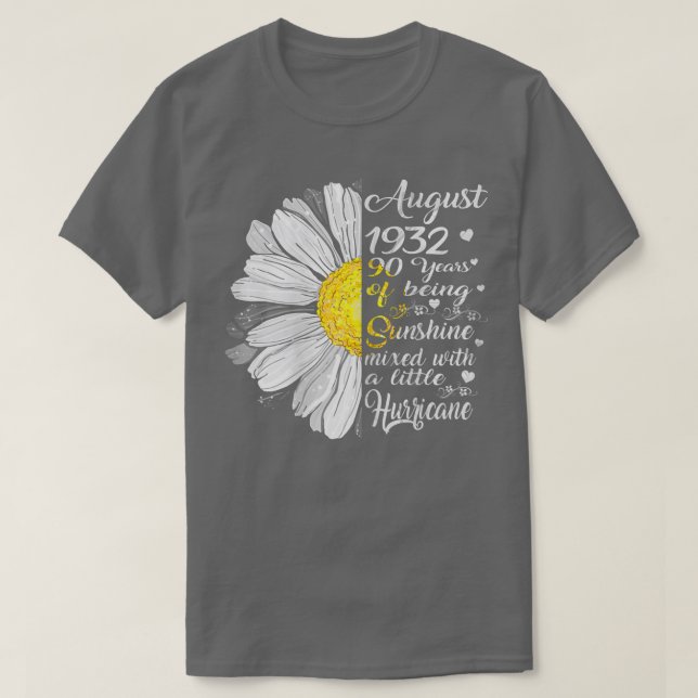 Kvinnor i augusti flickor 1932 födelsedagsgåva 90  t shirt (Design framsida)