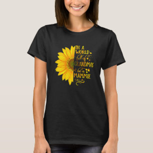 Kvinnor i en Fullt av mormor är en mammie. T Shirt