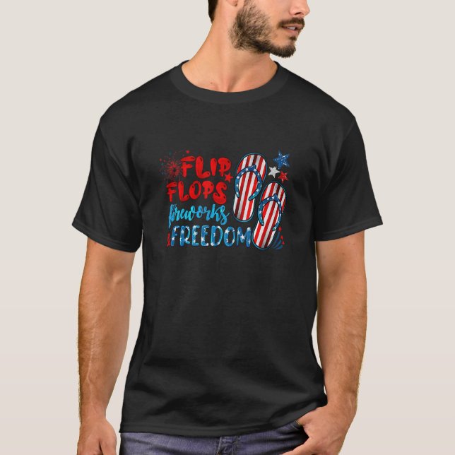 Kvinnor i Flinflip flops Fireworks och frihet 4:e  T Shirt (Framsida)