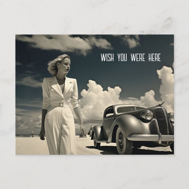 Kvinnor i vitt som går på stranden i Miami Vykort (Framsida)