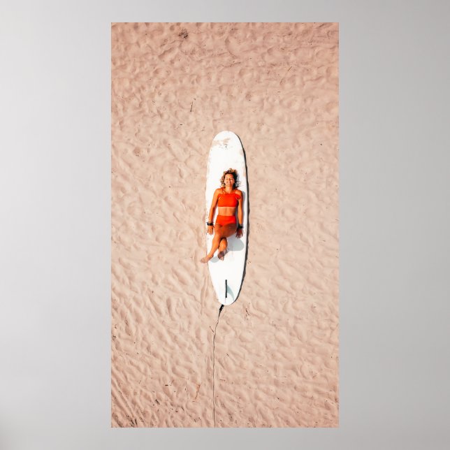 Kvinnor ljugande på ytorna poster (Framsidan)