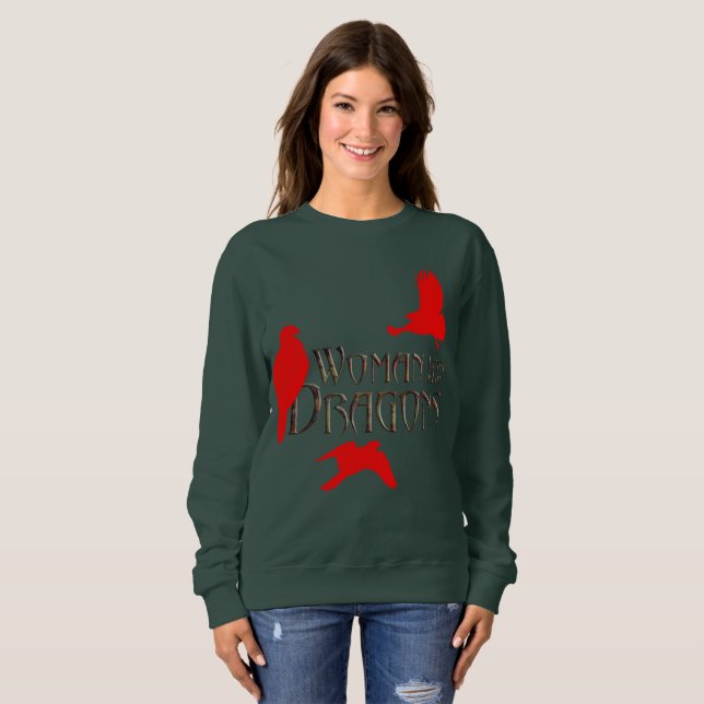 Kvinnor med hennes drakmer t shirt (Hel framsida)