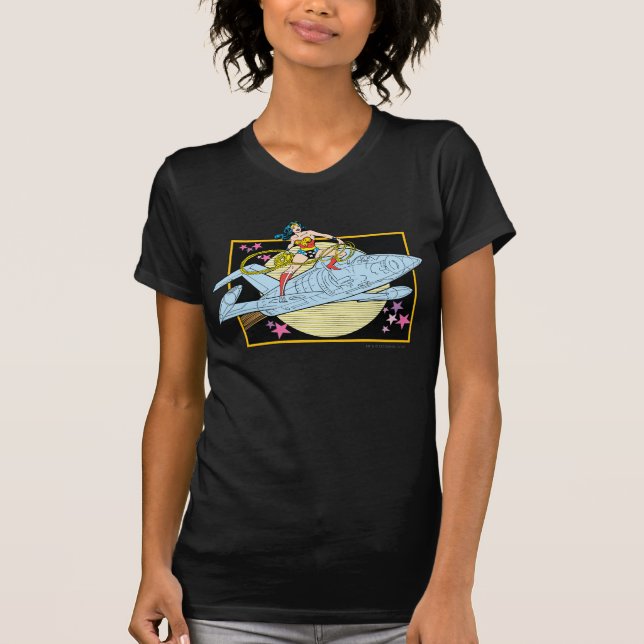  kvinnor med Jet T-shirt (Framsida)