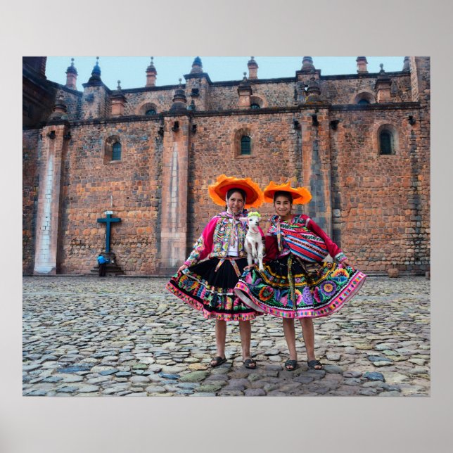 Kvinnor med lamm i Cusco, Peru Poster (Framsidan)