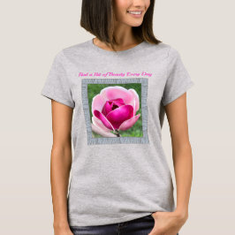 Kvinnor med Magenta Magnolia T Shirt