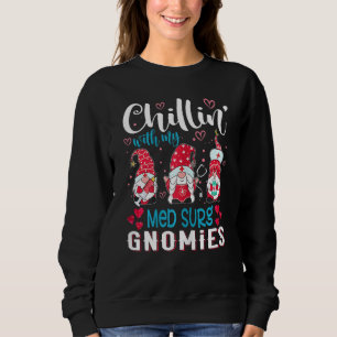 Kvinnor med min Med Surg Gnomies Funny Nurs T Shirt