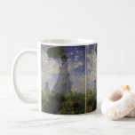 Kvinnor med parasol av Claude Monet, Vintage Art Kaffemugg<br><div class="desc">Stroll, Camille Monet och Hennes son Jean (Woman med parasol) (1875) av Claude Monet är en vintage imponerande bra konsthamn med porträtt. En mor som tar en promenad med sitt lilla barn i en fält eller vår. Hon håller ett paraply i sol och bär en vacker klänning som blåser i...</div>