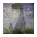 Kvinnor med parasol av Claude Monet, Vintage Art Kakelplatta<br><div class="desc">Stroll, Camille Monet och Hennes son Jean (Woman med parasol) (1875) av Claude Monet är en vintage imponerande bra konsthamn med porträtt. En mor som tar en promenad med sitt lilla barn i en fält eller vår. Hon håller ett paraply i sol och bär en vacker klänning som blåser i...</div>
