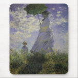 Kvinnor med parasol av Claude Monet, Vintage Art Musmatta<br><div class="desc">Stroll, Camille Monet och Hennes son Jean (Woman med parasol) (1875) av Claude Monet är en vintage imponerande bra konsthamn med porträtt. En mor som tar en promenad med sitt lilla barn i en fält eller vår. Hon håller ett paraply i sol och bär en vacker klänning som blåser i...</div>
