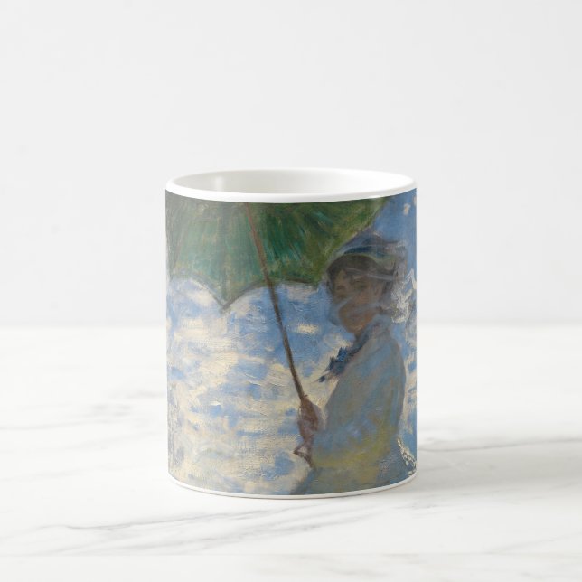 Kvinnor med parasol - Madame Monet och Hennes son Kaffemugg (Center)