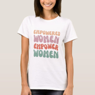KVINNOR SOM ÄR EMOT OLIKA FÄRG-FONT I 👕 T SHIRT