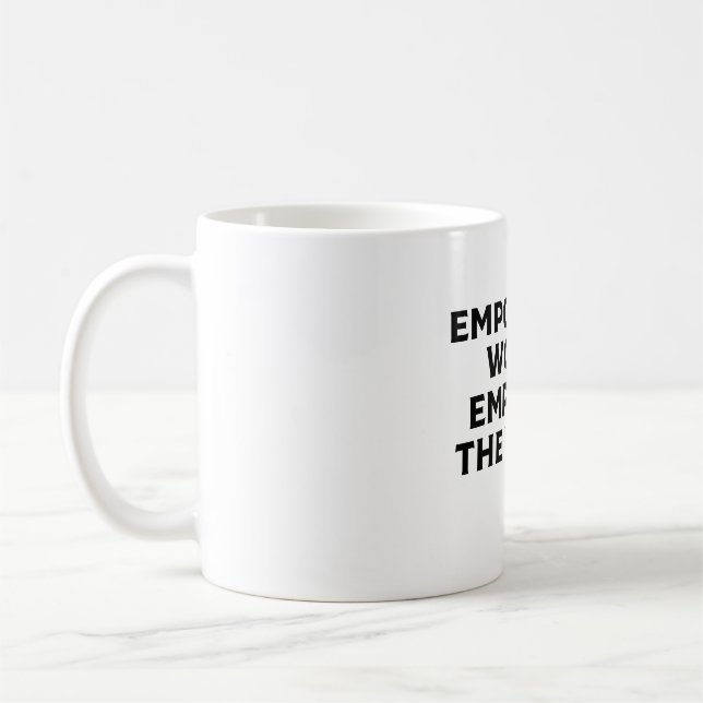 KVINNOR SOM ÄR EMOT VÄRLDEN KAFFEMUGG (Vänster)