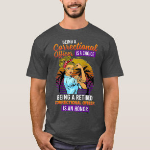 Kvinnor som är en pensionerad korrektionsförrät t shirt