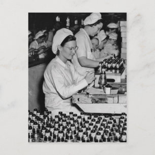 Kvinnor som arbetar i Munitions Plant WWII Vykort