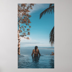 Kvinnor som bär svart bikini och badande på kroppe poster