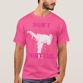 Kvinnor som ger upp får inte låta påvens skugga. t shirt
