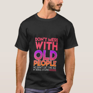 Kvinnor som inte är  med gamla Fars dag T Shirt