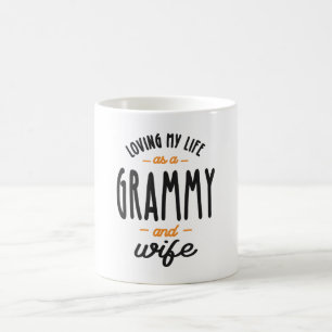 Kvinnor som lever mitt liv som en gryning och hust kaffemugg